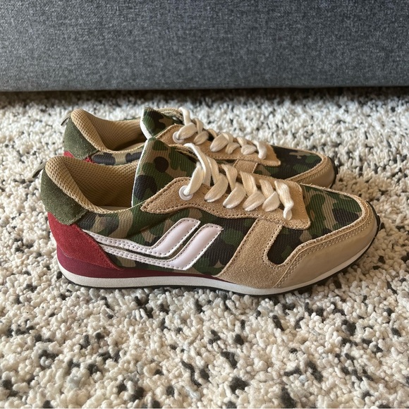 Joe Fresh Women’s Camo Sneakers with Laces Neutral Green Basic Streetwear Size 6 - Picture 2 of 7